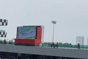 Frame 988665532